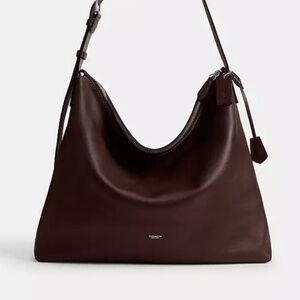 Coach Mott Messenger